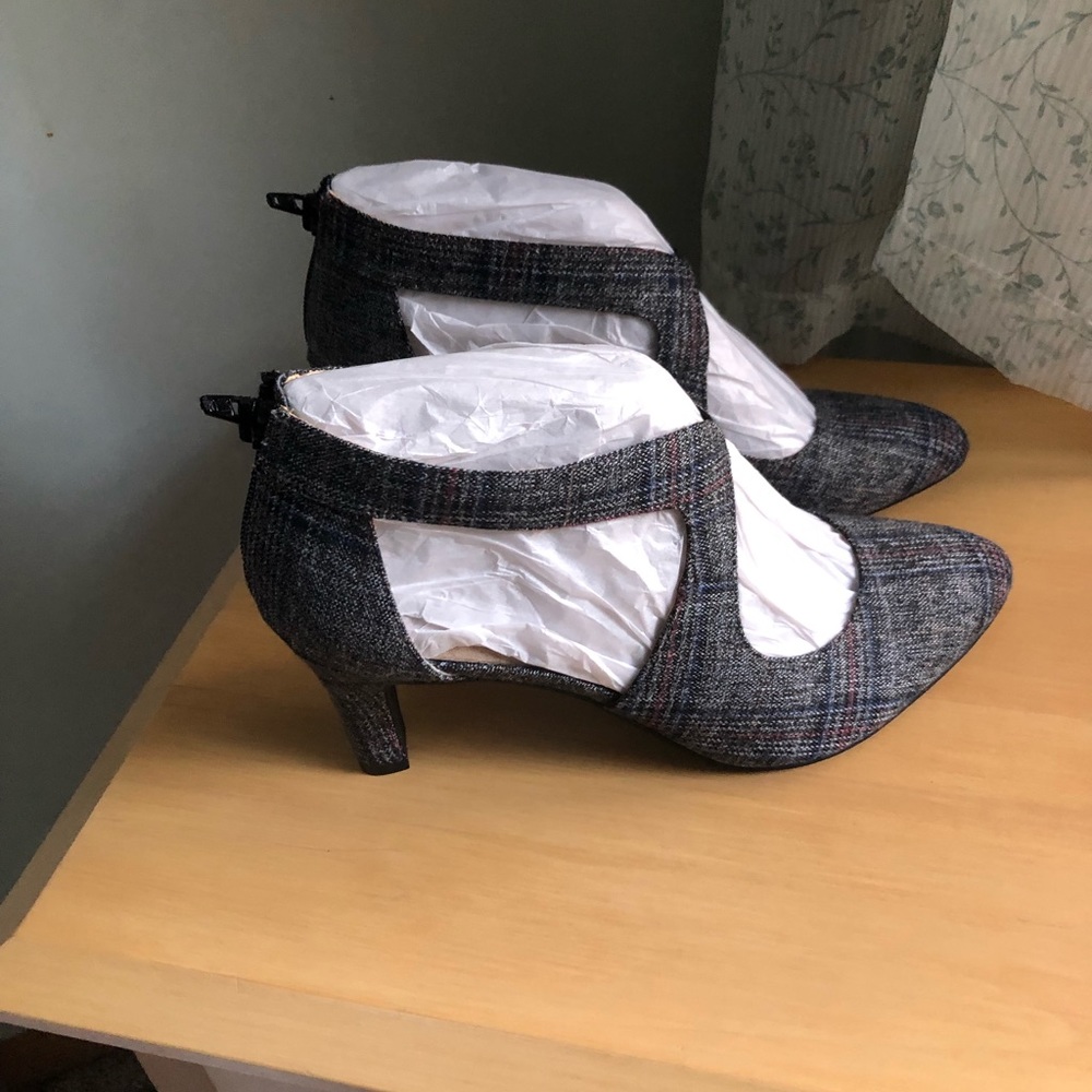 LifeStride Woman Giovanna 2 Grey Plaid Fabric Pump size 9.5 - Picture 6 of 12